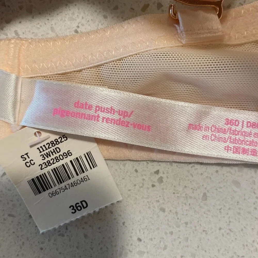 Victoria’s Secret push-up bra size 36D - Picture 6 of 9